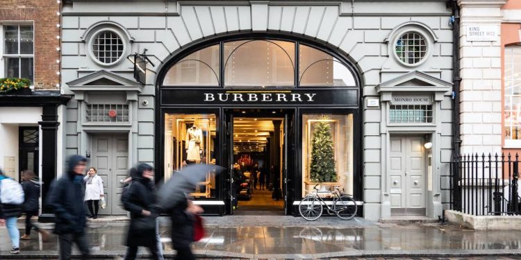 170-year-old luxury fashion retailer quietly closes 21 stores