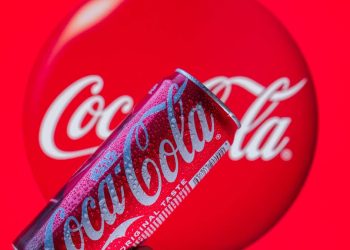 Warren Buffett earns a 20% dividend yield-on-cost with Coca-Cola stock