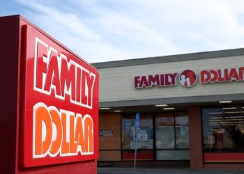 Discount retail giant closes 350 U.S. stores , sparing only six states