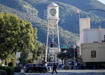 Paramount accuses Netflix of ‘scorched-earth’ campaign against Warner Bros. deal