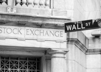 Nasdaq futures plunge 300 points: 5 things to know before Wall Street opens