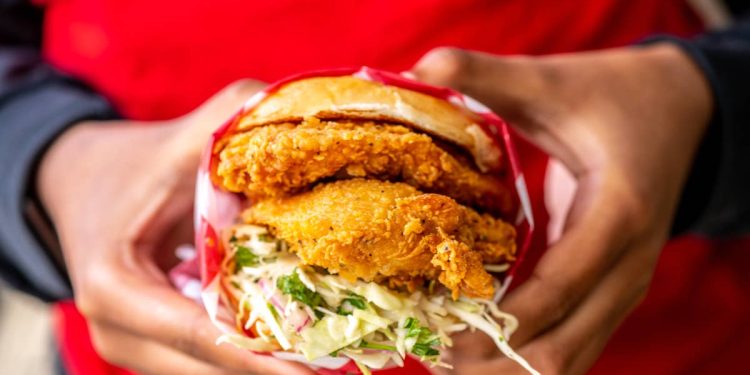 Fried chicken chain closes another location