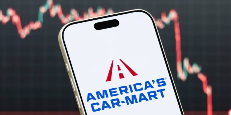 Major car dealer cuts 40% of its locations, issues serious warning