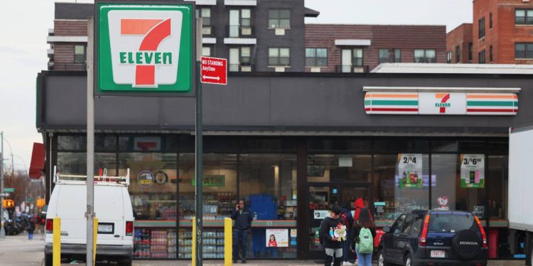 7-Eleven enters chicken sandwich war