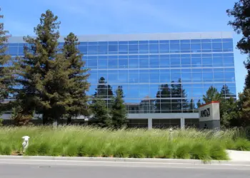 AMD Stock Price Prediction: $725 Bull Case, $385 Bear