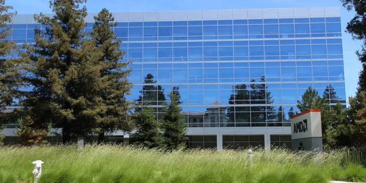 AMD Stock Price Prediction: $725 Bull Case, $385 Bear