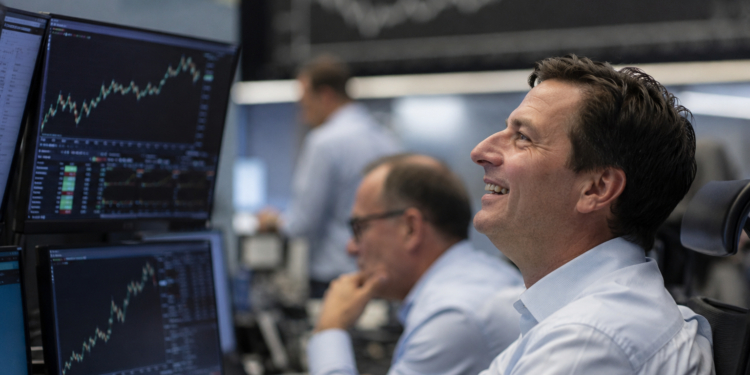 Dow futures climb 367 points: 5 things to know before Wall Street opens