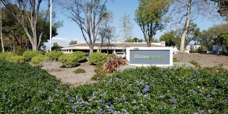 Bloom Energy stock prediction: $393.27 bull, $119.53 bear