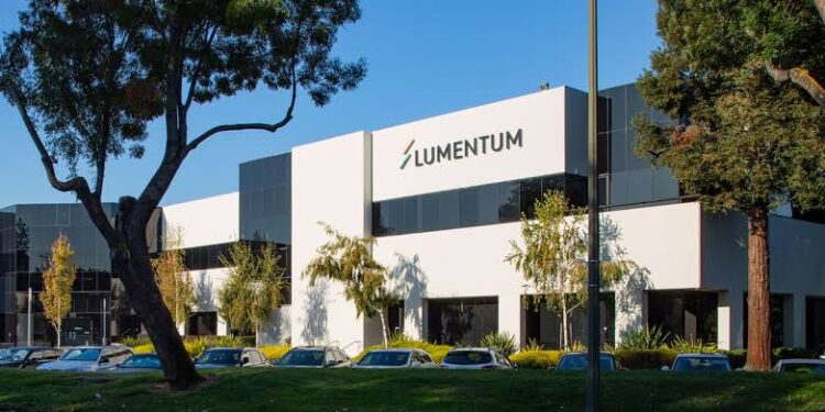 Lumentum Stock Rises 8% as StoneX Sets $1,200 Target Ahead…