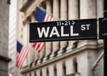 Dow rises 423 points as tech stocks rebound, telecom shares slide on SpaceX