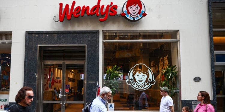 Wendy’s challenges closures at bankrupt franchisee with new list